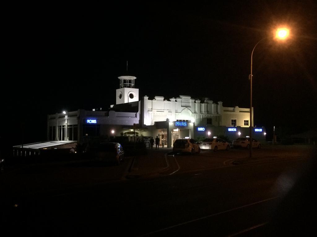 Adelaide - Semaphore Beach Front Exterior foto