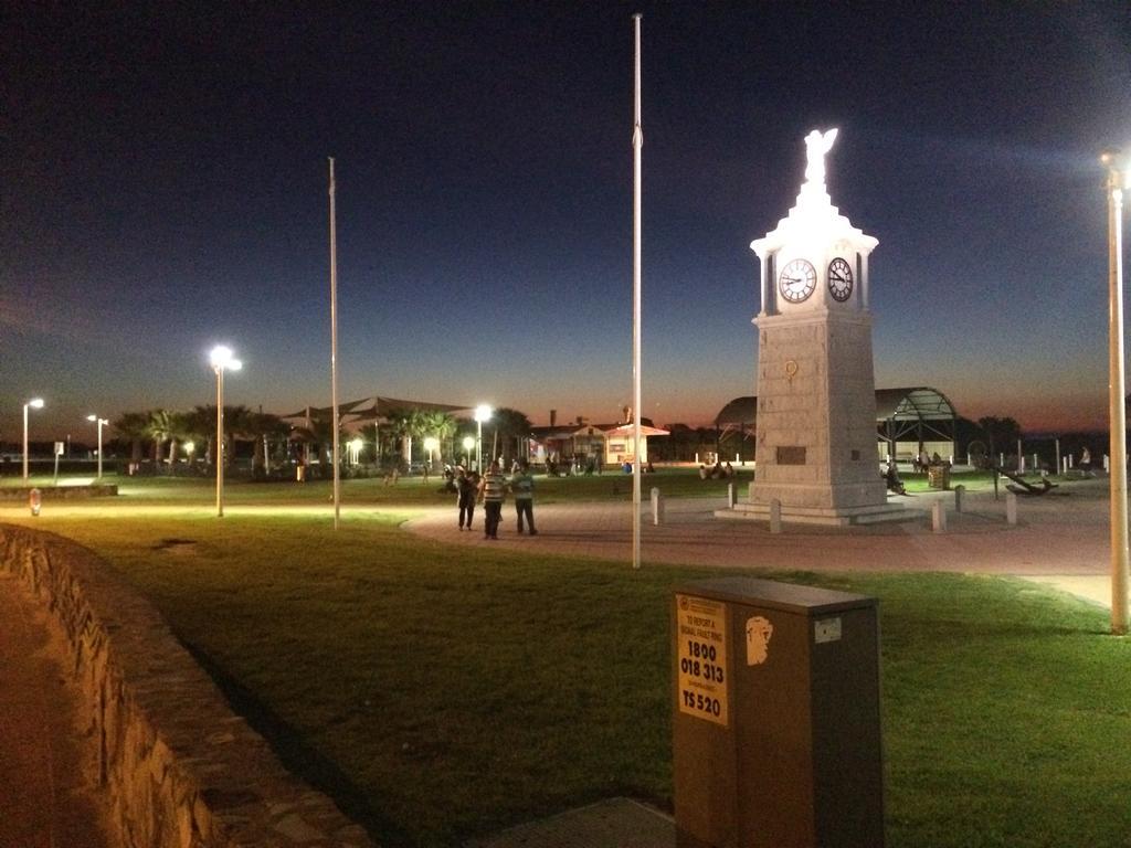 Adelaide - Semaphore Beach Front Exterior foto