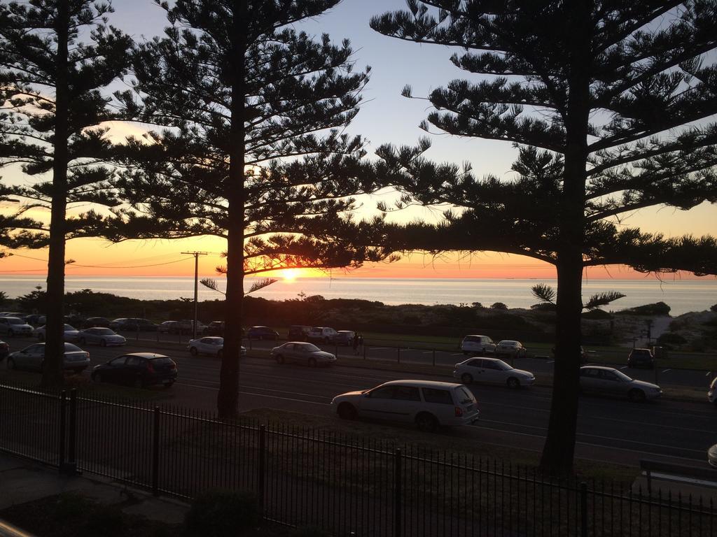 Adelaide - Semaphore Beach Front Exterior foto