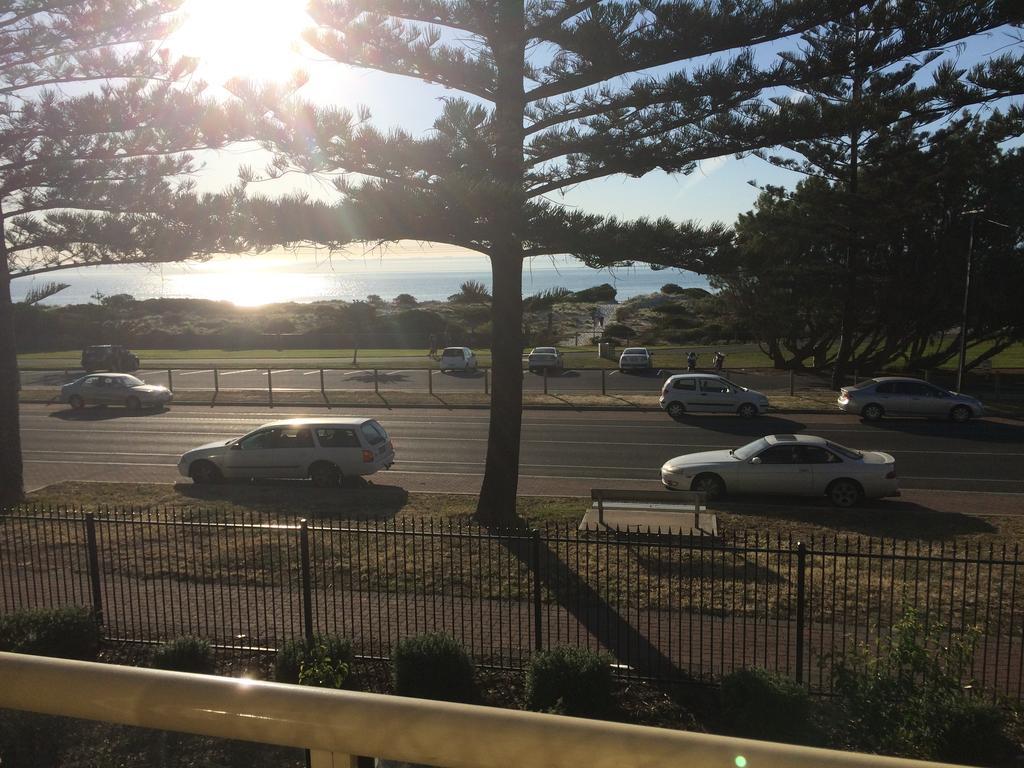 Adelaide - Semaphore Beach Front Exterior foto