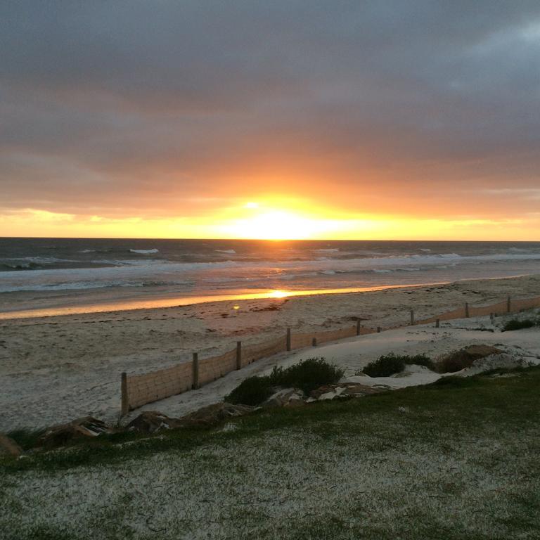 Adelaide - Semaphore Beach Front Exterior foto
