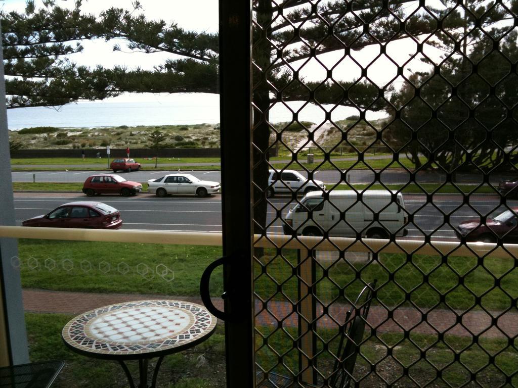 Adelaide - Semaphore Beach Front Exterior foto